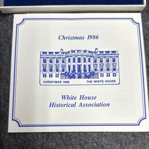 1986 Gold White House Christmas Ornament - Picture 2 of 5